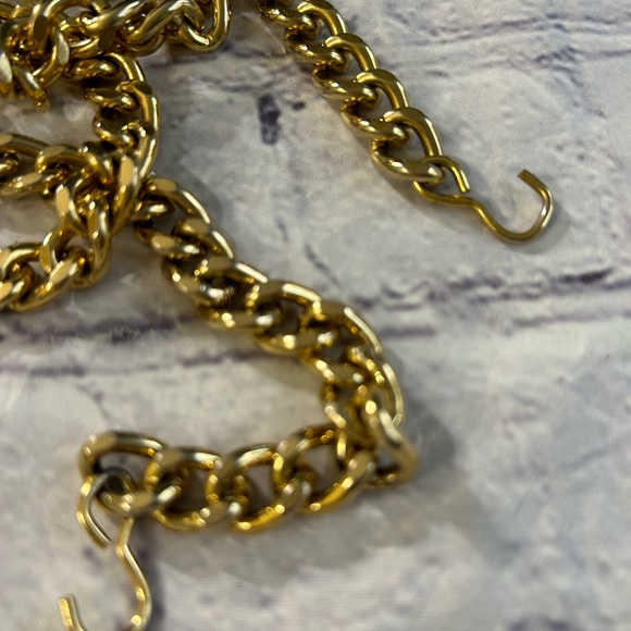 GOLD TONE CHAIN WOMENS BELT - Picture 5 of 8